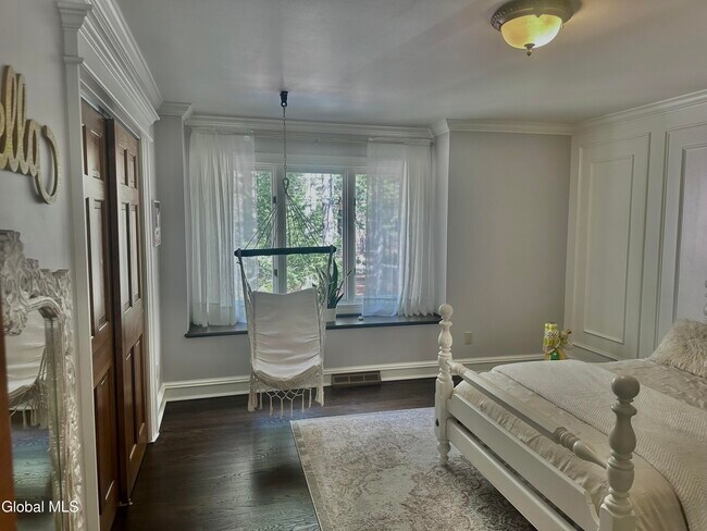 Building Photo - 9 Oakbrook Blvd