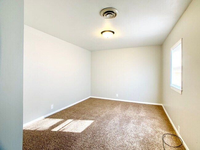 Building Photo - 1900 W Division