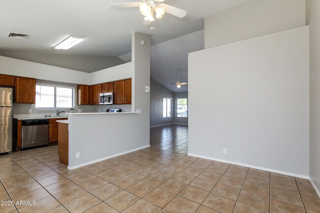 Building Photo - 6653 N 84th Ln