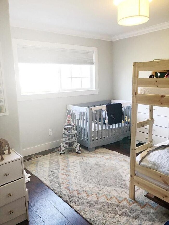 Building Photo - 4 bedroom in East Palo Alto CA 94303