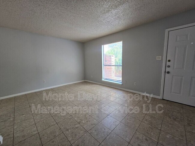 Building Photo - 1309 Southport Dr