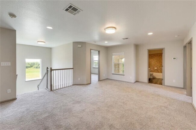 Building Photo - 15113 Fernhill Dr