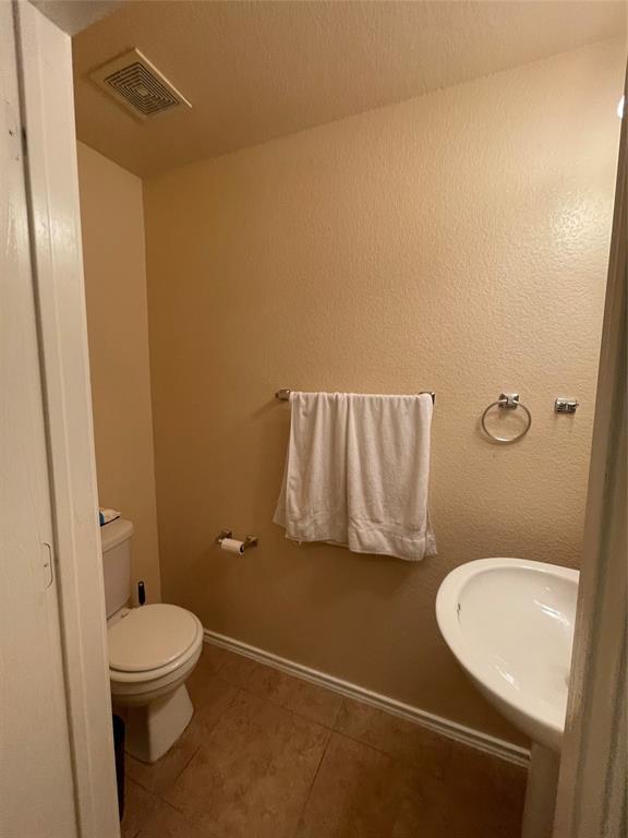 Building Photo - 12840 St Mary Dr