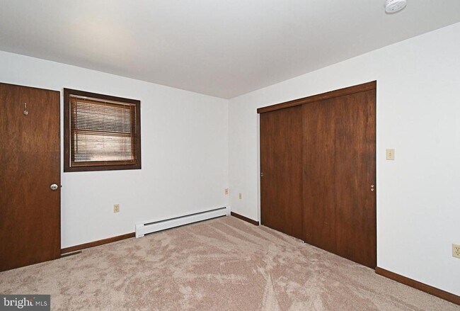 Building Photo - 306 Cedar Hill Rd