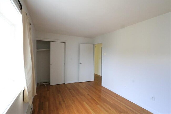 Building Photo - 70 Park St