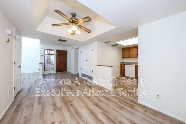 Building Photo - 8271 N Oracle Rd