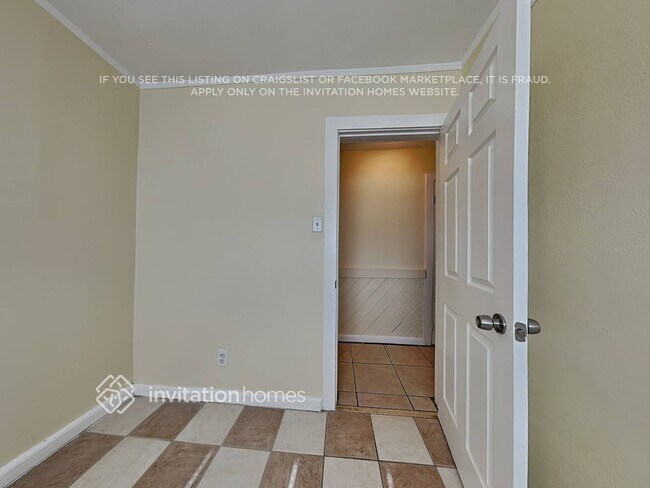 Building Photo - 508 Zinnia Dr