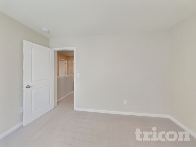 Building Photo - 518 Sylvia St