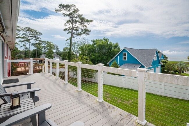 Building Photo - PERFECT OFF-SEASON MONTHLY GETAWAY