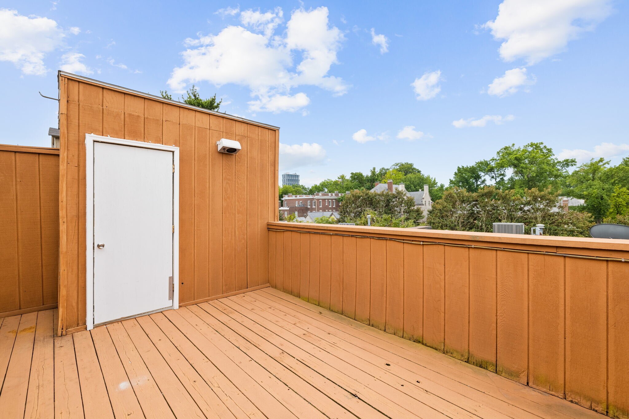 Private Roof-Top Deck - 5236 Waterman Blvd