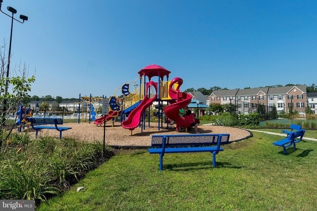 Building Photo - 7530 Stonehouse Run Dr