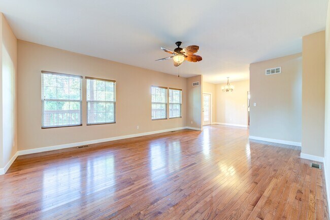 Building Photo - 1140 Collingwood Dr