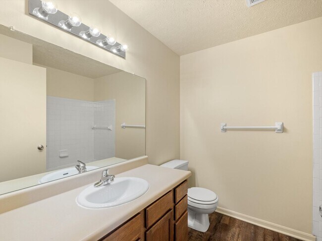 Building Photo - Live 5 Minutes from HONDA********** Rent $1324/mo*********Restaurants and Grocery Around the corner