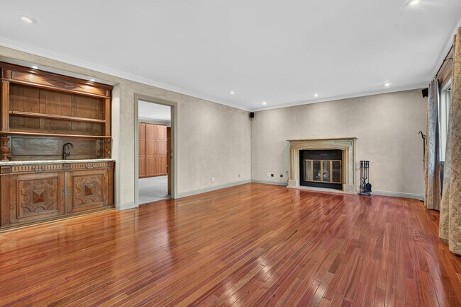 Building Photo - 4170 Madison Ave
