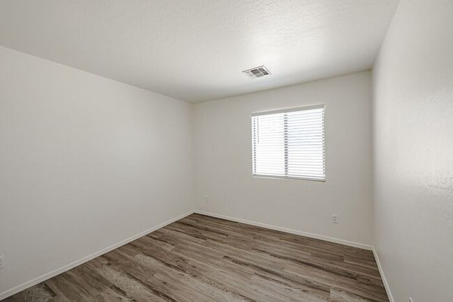 Building Photo - 4 BED 2.5 BATH, 2200+ SFT IN CAMELBACK RANCH, PHOENIX