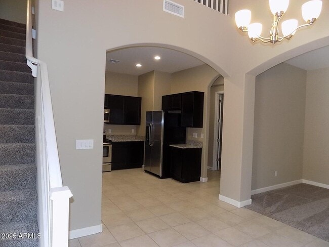 Building Photo - 1367 S Country Club Dr