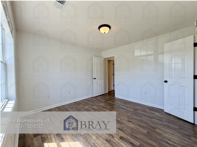 Building Photo - Updated spacious 4-Bedroom Near Boones Creek