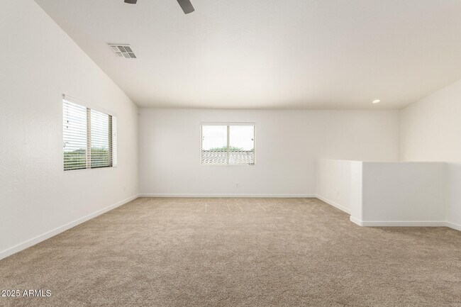 Building Photo - 479 E Dragon Springs Dr