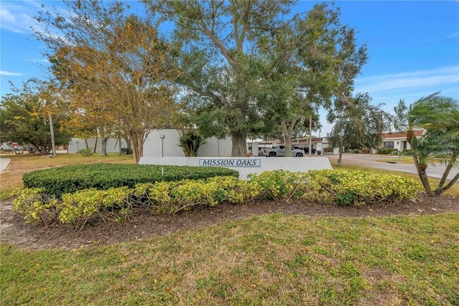 Building Photo - 9224 Mission Oaks Blvd