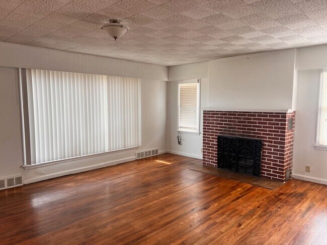 Building Photo - 112 S 100 E