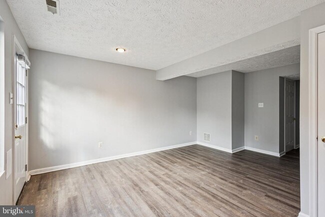 Building Photo - 8549 Blackfoot Ct