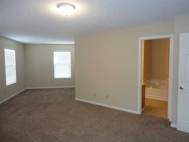 Building Photo - 10395 Butler Dr