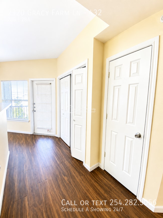 Building Photo - 2320 Gracy Farms Ln