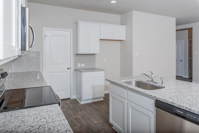 Building Photo - 6621 Kildare Dr