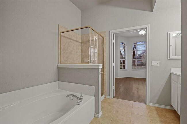 Building Photo - 7907 Rosebriar Ln