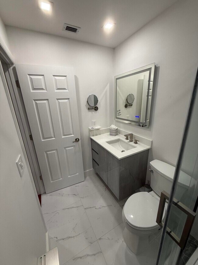 Building Photo - 12394 Westhampton Cir