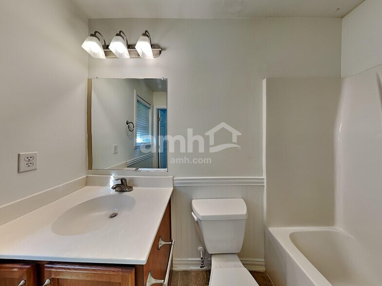 Building Photo - 5117 Oakhurst Park Ct