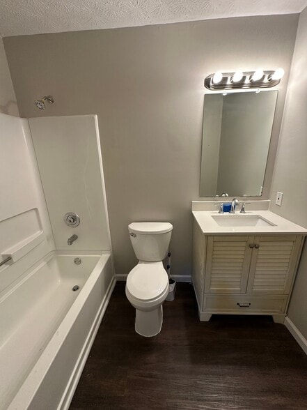 Building Photo - 1 Rainbow Dr