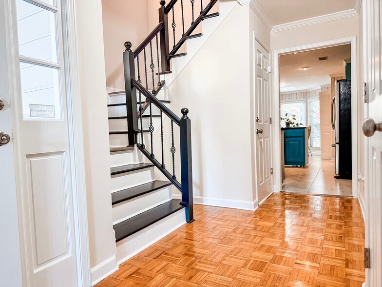 Building Photo - 2612 Leeshire Ct