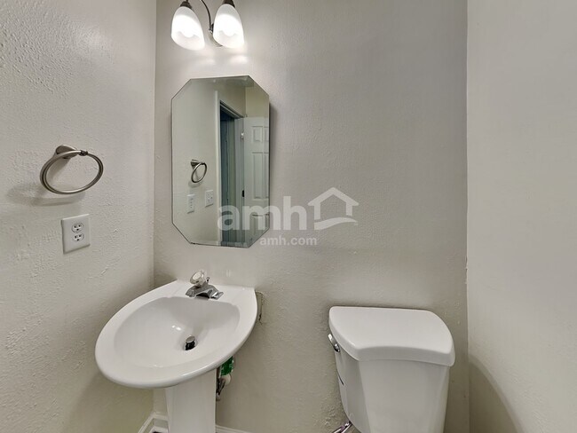 Building Photo - 4533 Hyperion Court