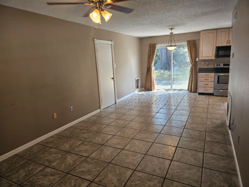 Building Photo - 1942 Mediamolle Dr