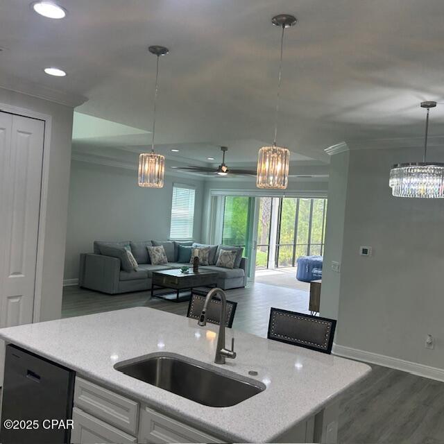 Building Photo - 9037 Parrot Pl