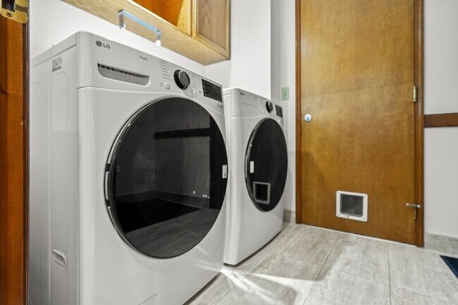 Building Photo - 3114 210th St SE