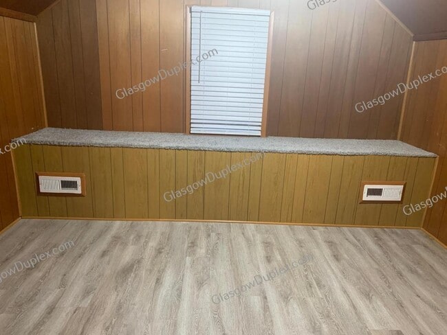 Building Photo - 215 Marion Dr