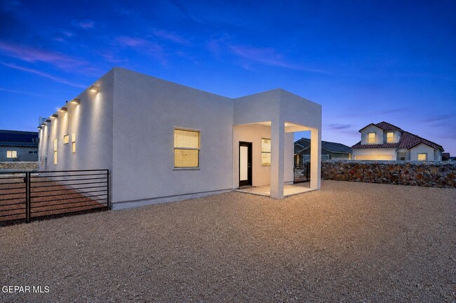 Building Photo - 13868 Paseo de Loma Ct