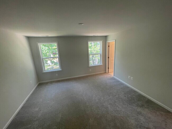 Building Photo - 5549 Wenrich Dr