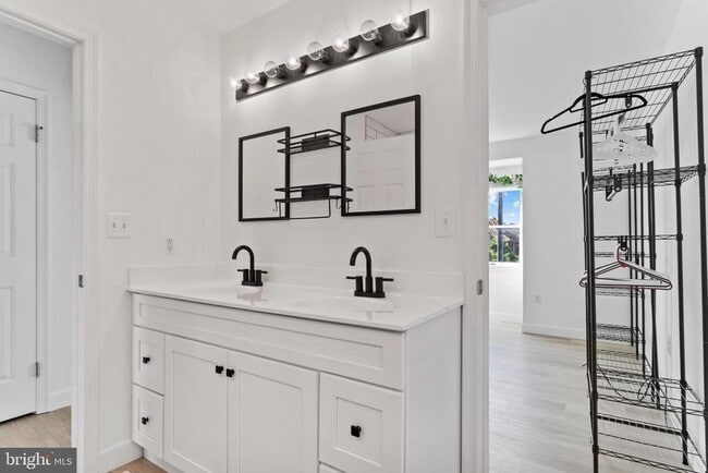 Building Photo - 2309 N 2nd St