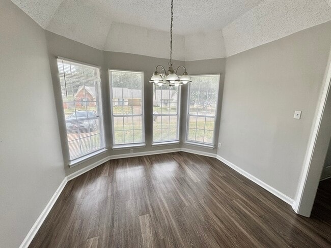 Building Photo - 3755 Schanna Dr