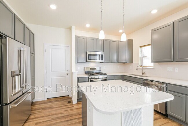 Building Photo - 2856 S Fox Ct