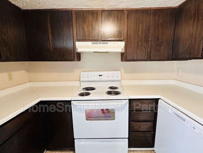 Building Photo - 185 F Grn