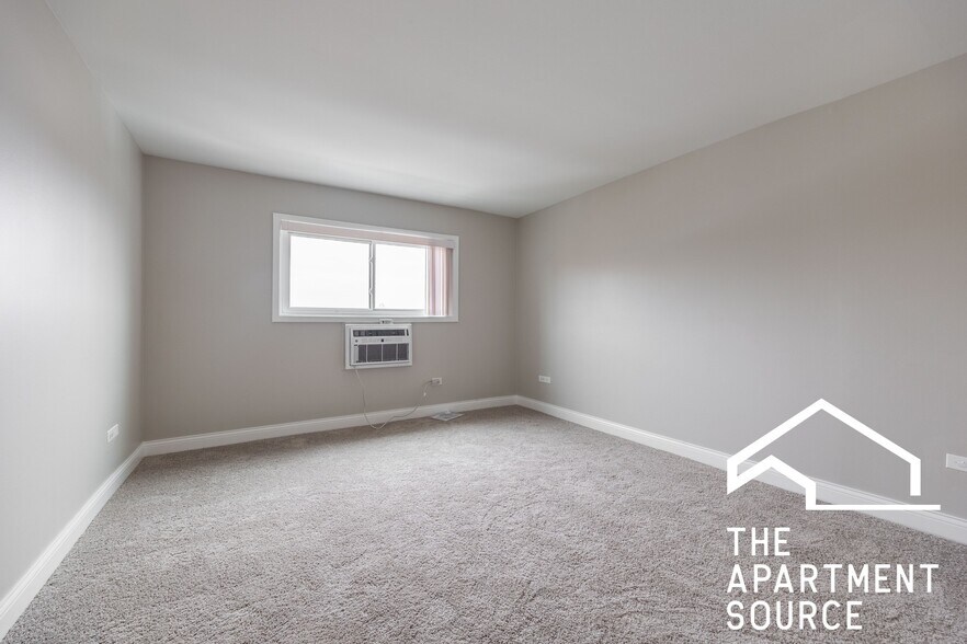 Building Photo - 112 N Kenilworth Ave