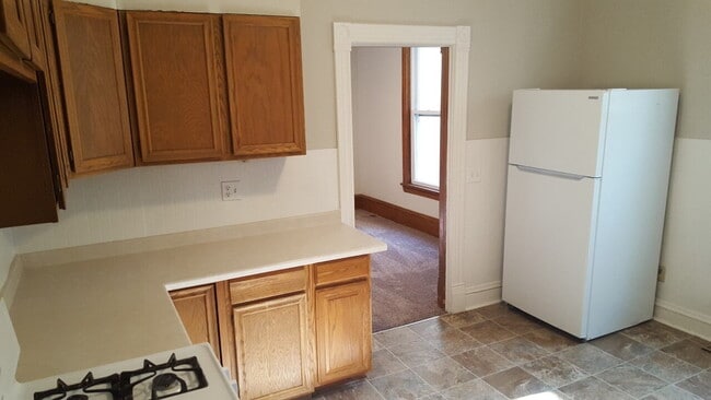 Building Photo - Charming 1-Bedroom Retreat on Colfax Ave – Your Cozy Minneapolis Haven Awaits!