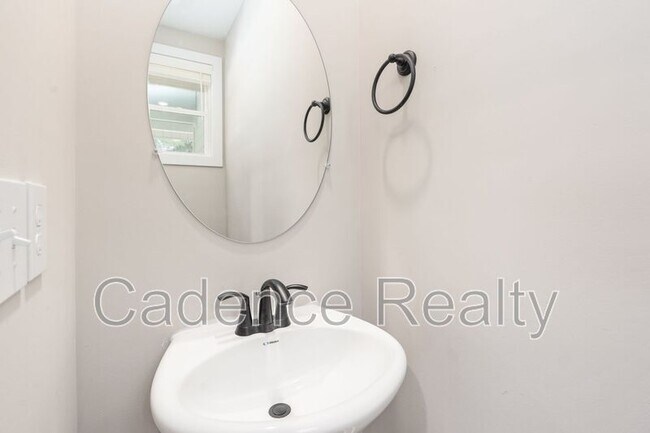 Building Photo - 1759 Perimeter Lp