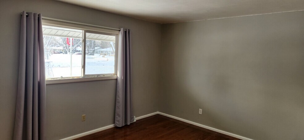 Building Photo - 2407 Roxbury Rd