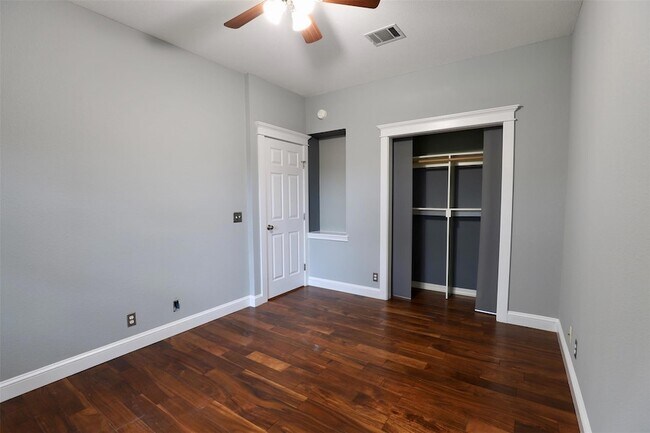 Building Photo - 8205 Mescalero Dr