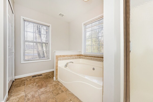 Building Photo - 7022 S Nottingham Rd